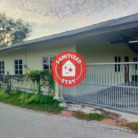 Oyo 90577 Safi Homestay Kuala Terengganu Esterno foto